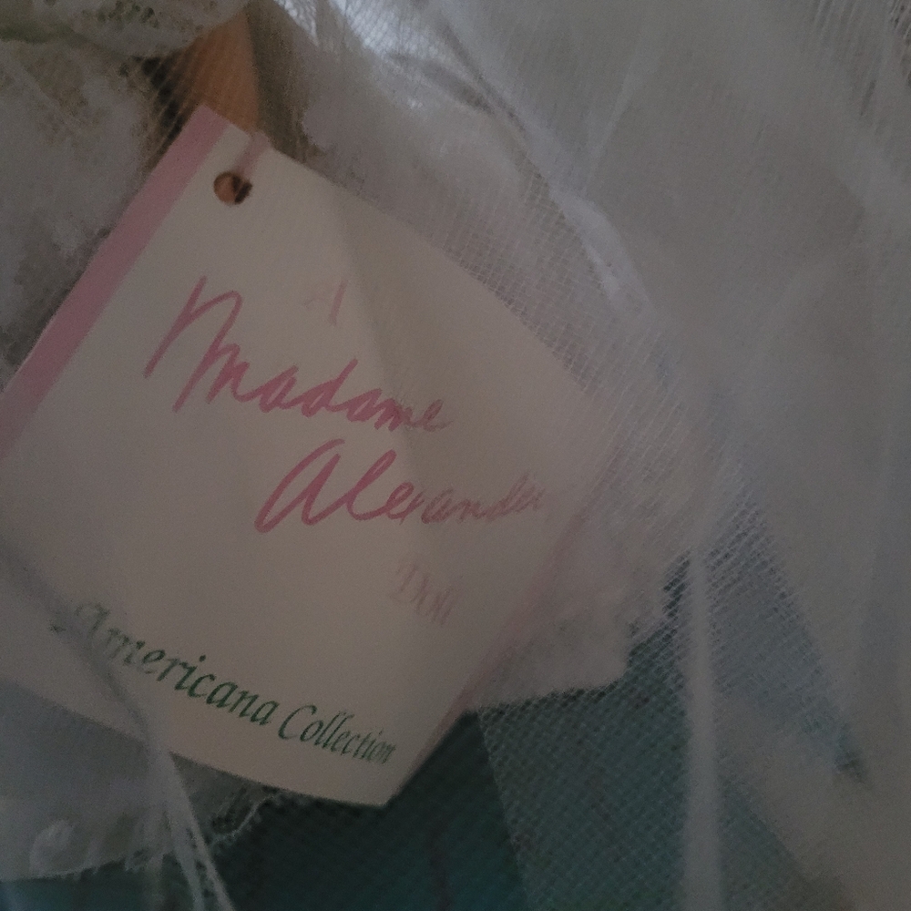 Madame Alexander Bride 8 Inch American Collection Doll With Box And Tags 337 - Picture 4 of 11